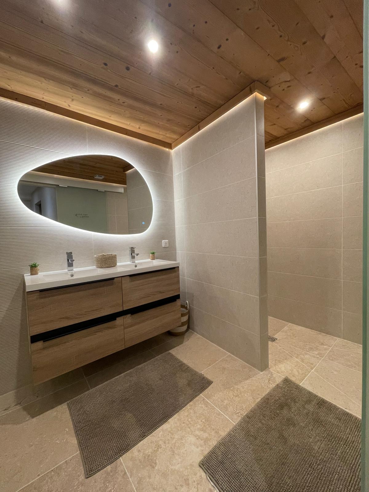 Salle de bains double vasque